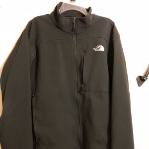 Men’s North Face soft shell jacket